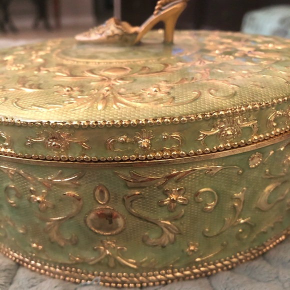 🌴SOLD on Mercari!🌴Victorian dresser jewelry box - Picture 2 of 5